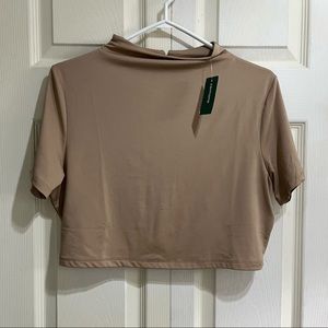 Icône Mock-Neck Light Camel Crop Top in Size Large